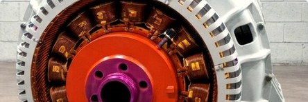 Estator de motor em manutenção